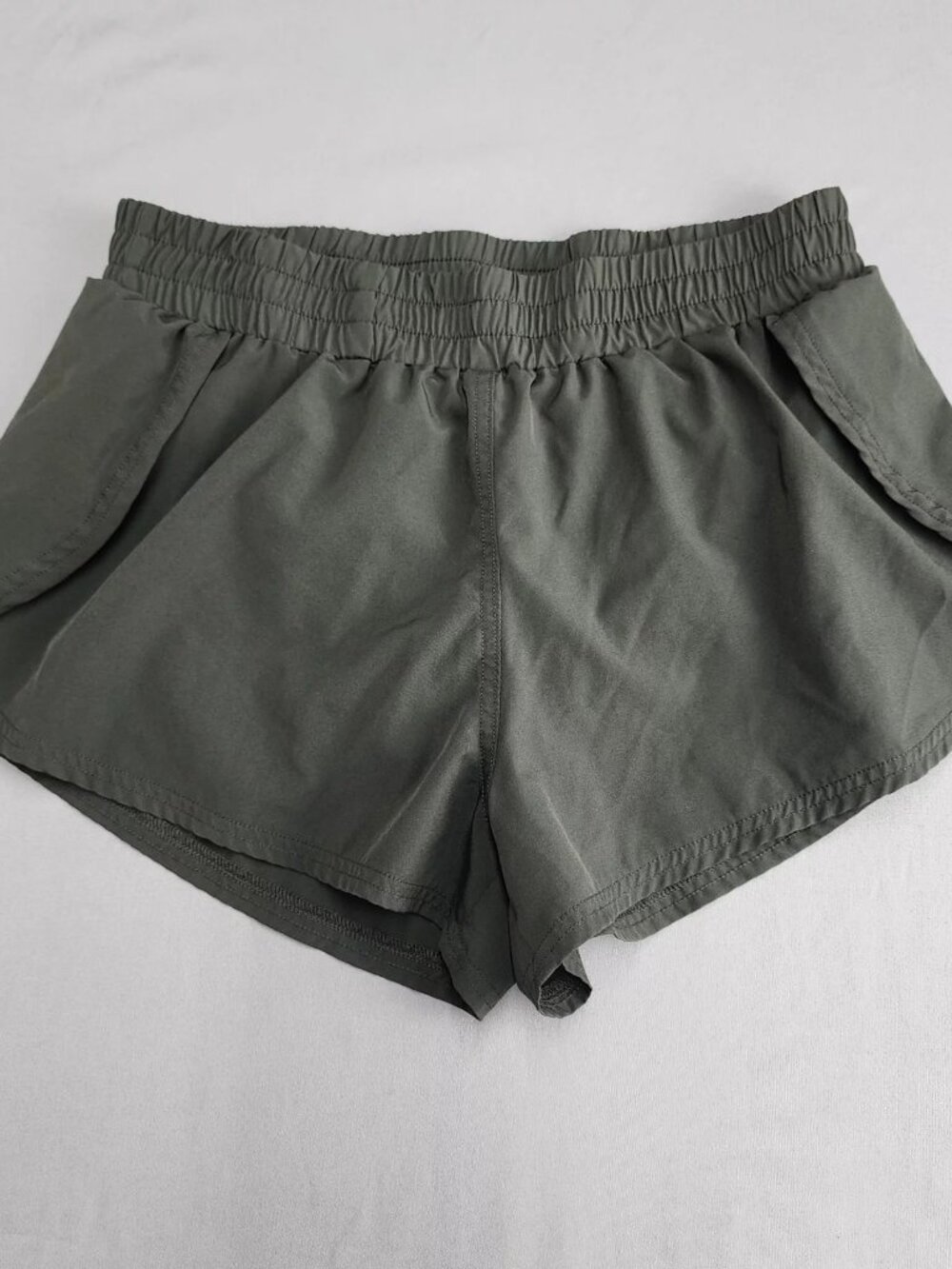 REVIVAL Athletic Shorts Women's M Olive Green Elastic Waist Split Hem Lined